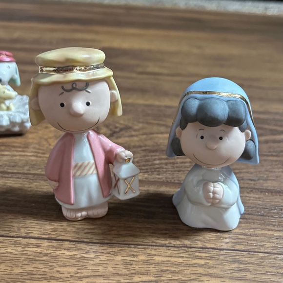 Lenox ~ Peanuts Porcelain Multi-Colors 7-Piece Christmas Pageant Figurines~ New - Picture 10 of 16